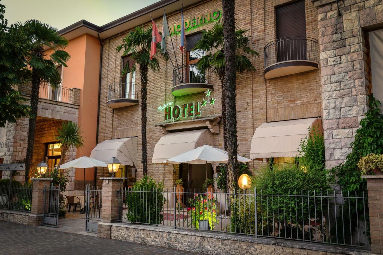 Hotel Moderno Assisi Eksteriør billede